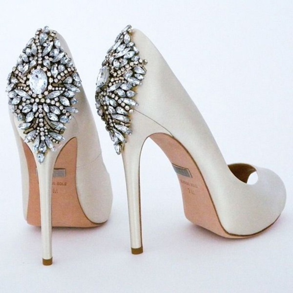 Badgley Mischka Kiara Peep Toe Pump